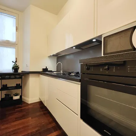 Apartament Designed Pop 2 Bedrooms, 2 Baths In Center - Wifi, Ac, Steps From Subway M1 And M2, Station And Airport Connected *
